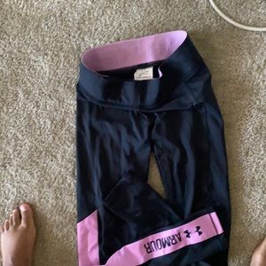 UNDER ARMOUR LEGGINGS SIZE SMALL